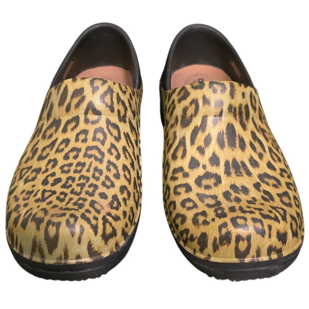Crocs Triple Comfort Slip On Cheetah Leopard Clogs Women's 7